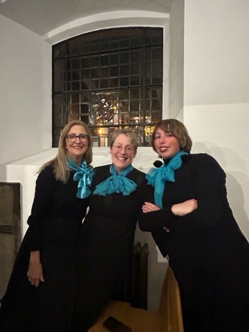 Very Stylish singers!